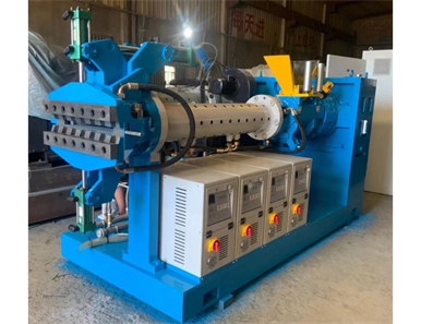 XJD-120銷釘冷喂料擠出機(jī)—電動(dòng)車、摩托車胎面機(jī)頭